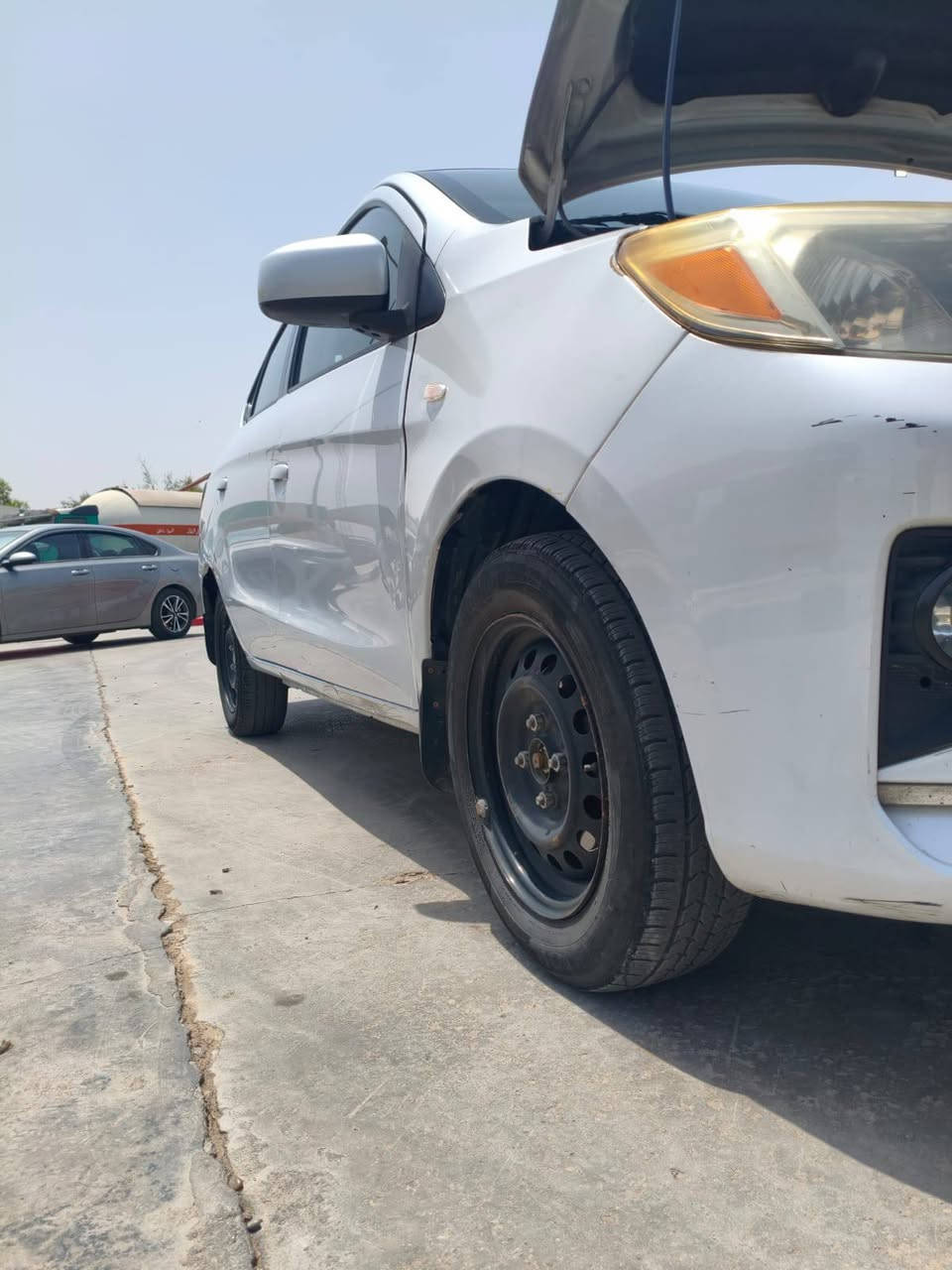 مكلف بالنشر متسوبيشي ميراج 
موديل 22 بغداد باسمي السيارة حادثة الجاملغ الايمن بدون شواصي 
كير محرك مكفول تبريد ما مفتوح برغي بالسيارة على ايدي السعر اتصل ع هذاا الرقم

***********
