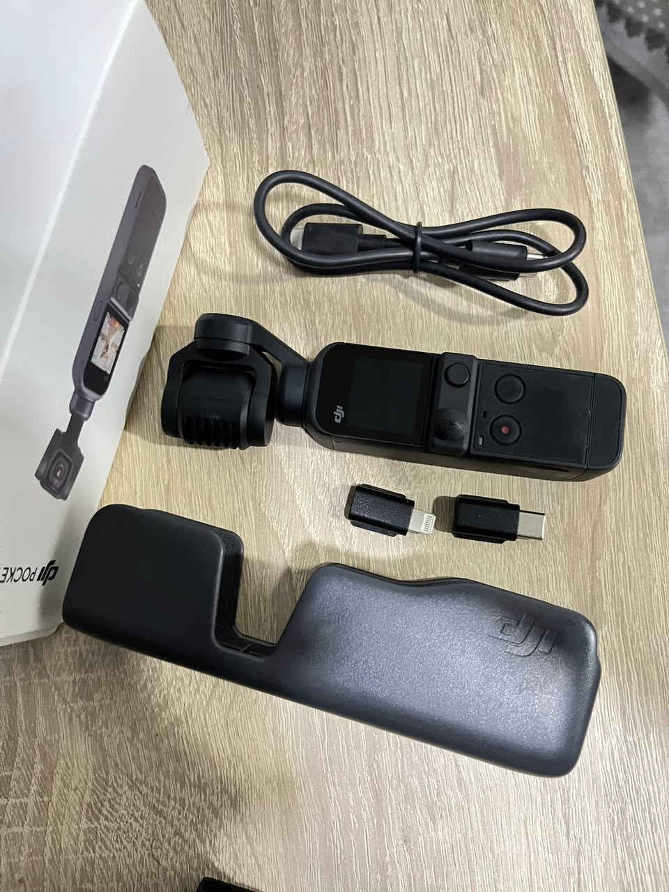 كاميرا مانع اهتزاز DJI Osmo Pocket 2 (نظافة 100%)
إذا كنت تبحث عن تصوير سينمائي واحترافي، فهذه الكاميرا هي الخيار الأمثل!:
• النظافة: الجهاز أخو الجديد، لم يستخدم إلا قليلاً جداً.
• المميزات: تصوير 4K، تتبع ذكي للوجوه، ميكروفونات مدمجة ممتازة، وحجم صغير جداً للجيب.
• العيوب: لا يوجد أي عطل أو مشكلة، الكاميرا مفحوصة وجاهزة للاستخدام فوراً.
السعر: ٣٧٠ الف مجال 
توصيل كل محافظات عراق


**إذا كنت صاحب هذا الإعلان وتريد حذفه لأي سبب، رجاءا أرسل رسالة إلى الدعم الفني**