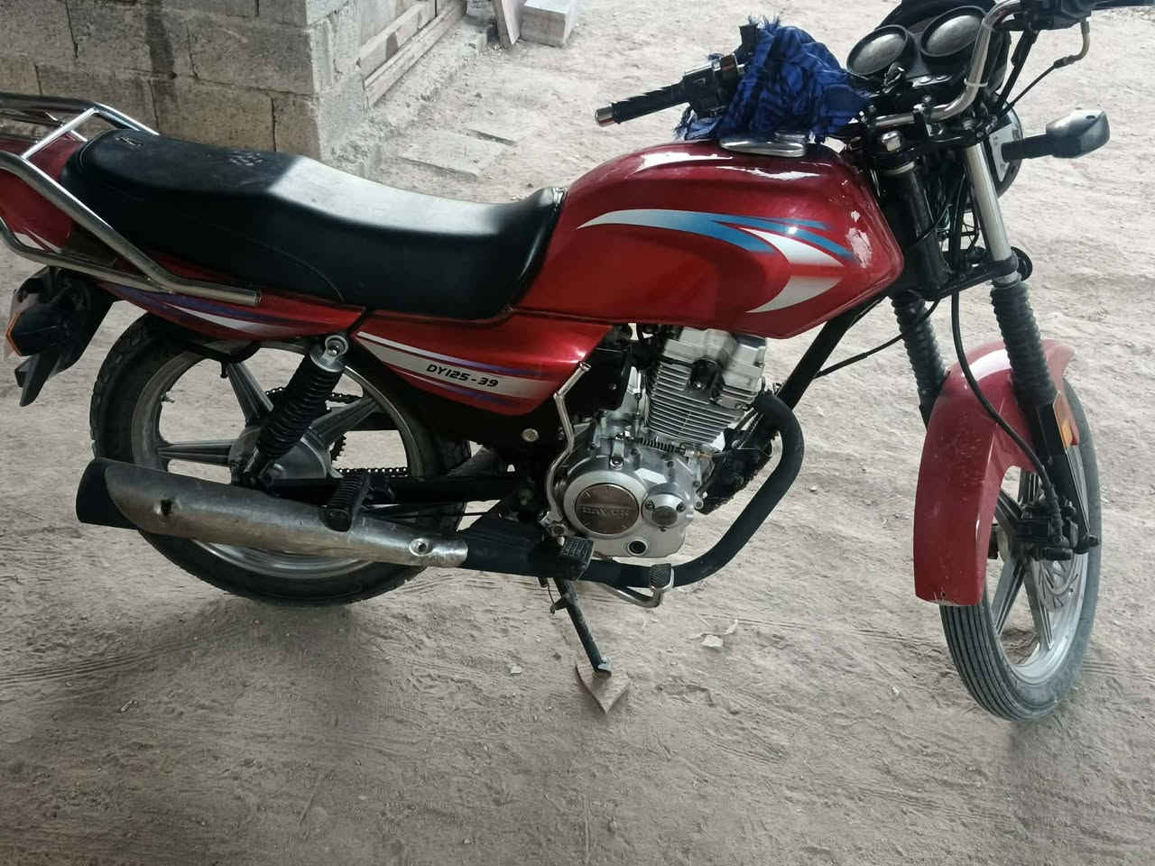 السلام عليكم
دراجه ديوان 
اللون احمر
أوراق اصولي 
الدراجه عوزها جاملغ أمامي ودشبول الدراجه نضيف 
موديل ٢٠١٩ طالعه بال٢١
السعر ب٨٠٠ وبيها مجال قليل 
مكان بكربلاء الحسينيه للأستفسار الأتصال *********** او مراسله
 خاص
