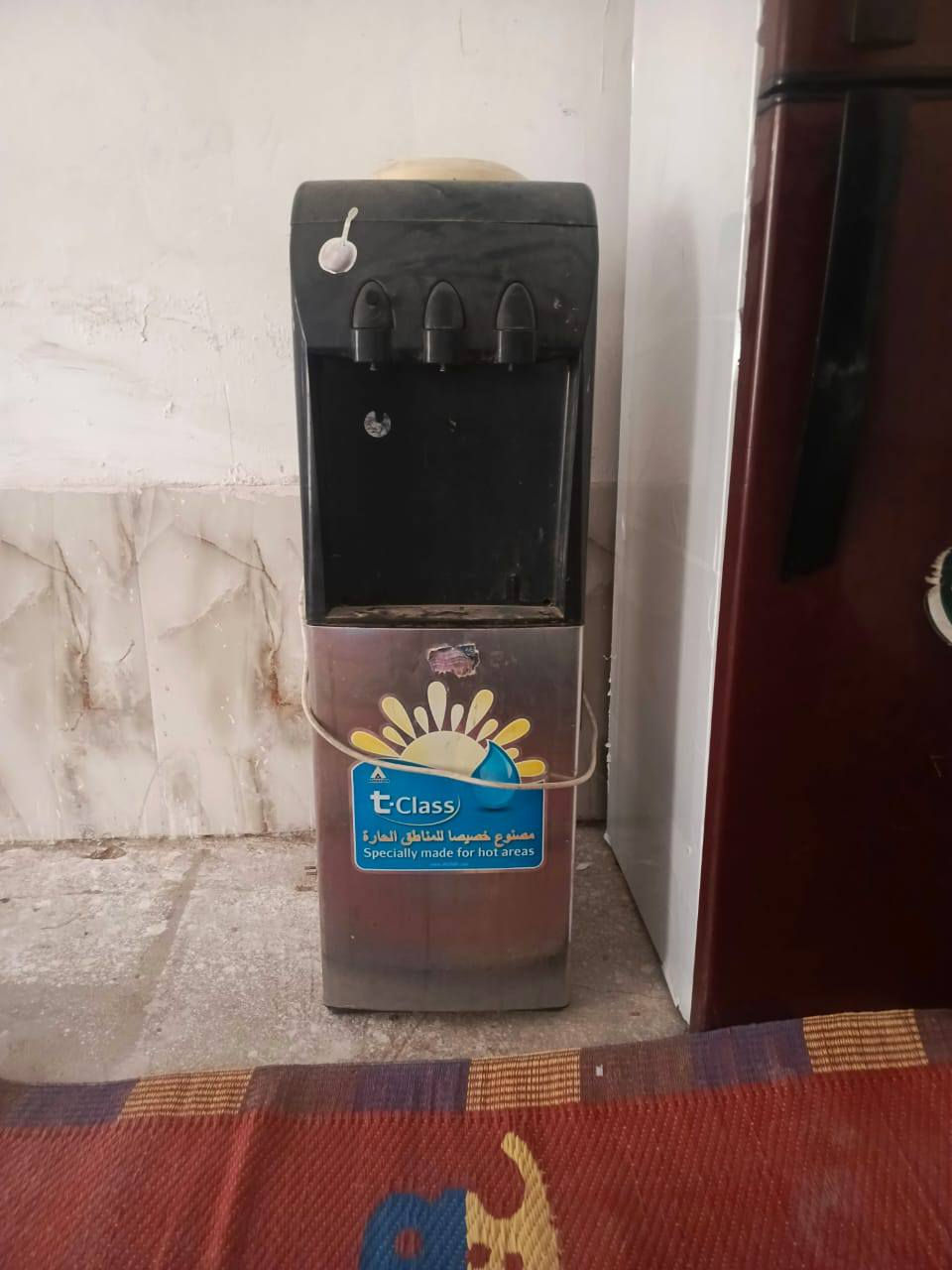 ثلاجه للبيع 100الف والبراد40 شغلات رقمي***********
