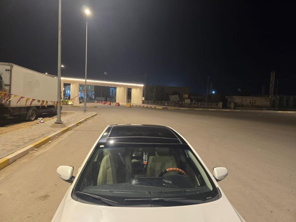 كيا كادنزا خليجي موديل ١٤ محرك ٦ سلندر ١/١ السياره رقم أربيل السيارة بيها صبغ شبر بالجاملغ الايسر الأمامي وشويه بالبنيد الضربه سطحيه السيارة تحويل فقط سعرها ب 120 $ورقه  
 سنويه ساقطه للاستفسار الاتصال ***********
