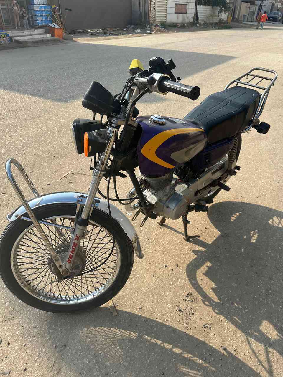 السلام عليكم 
تايكر 18 اوراق اصولي اصولي نضافة شوفت عينك دراجه مرتبه كهربائيات كلها شغاله ضفيره جديده باتري جديد مكينه خير من الله لاتنقيص ولا تبخير + صالنصه كاتم اصليه ام الختم جديده السعر 360الف
***********
بابل - محاويل
