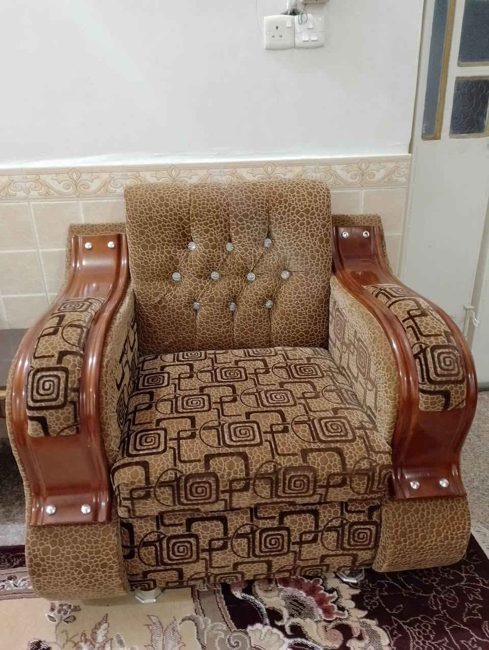 تخم 5 قطع 500 الف
كنتور 150
جرابي ثنين الوحده سعرها 80 
الاستفسار ع الرقم ***********
