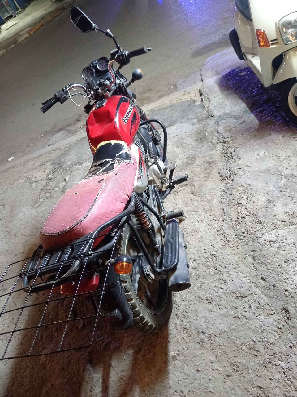 سلام عليكم بوكسر للبيع بدون اوراق 700 بلحريه *********** وتساب
