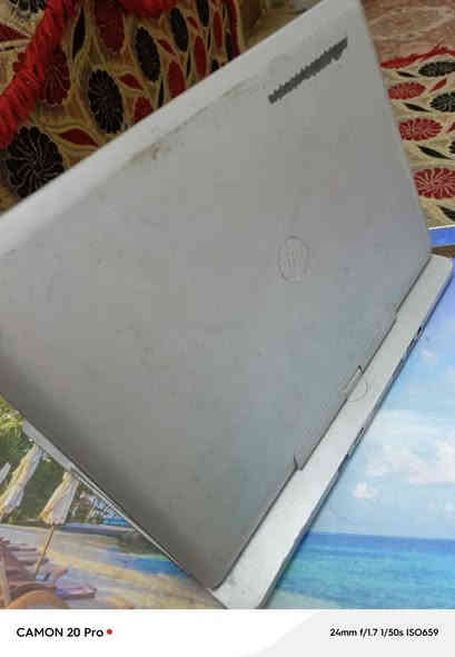 حاسبه شاشه لمس 
للبيع ب100وبيها مجال قليل كلش 
***********
