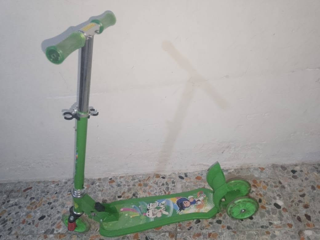 سلام عليكم مرجوعه مستعمله بس نضيفه سعره 50 بيه مجال ولسكوترات 30 ثنينهن عنوان بغداد حي العامل *********** موجود واتساب
