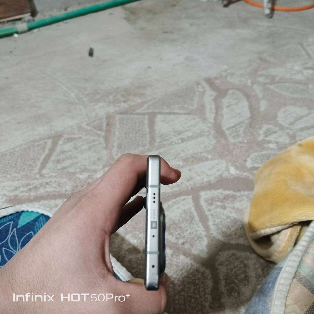 سلام عليكم للبيع انفنكس نوت 50بروه الجهاز جديد كامل ملحقاته ذكر 256عشويه 16 جديد كارتونه شاحنه لسلكي سعر الجهاز 310او بي مجال حك الجيه ***********
