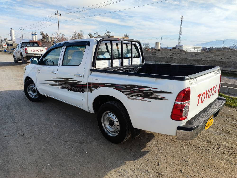 توێتا مەرزیە مۆدێل 2012 پارچە ڕەش بەناو خۆمانە سەنەوی نزیک ساڵێکی ماوە مەکینەو گێڕو تەبریدو ساردو گەرمی هەمووی بەشەرت سەیارەیەکی پاک و بێ عەیبە. ناو نیشان ڕانیە .. حاجیاوا

***********
*********** رانية, السليمانية
