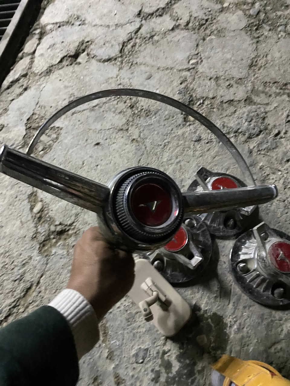 سلام عليكم غراض تكتك للبيع جدد  
امرايه عضد 
تجوه راس 
مطفايه نار 
كبات ويل 
دركه 
خشبه مسجل 
كاعيات كامله اي نقص مابيهن 
الاستفسار مراسله او الاتصال ع رقم ***********
