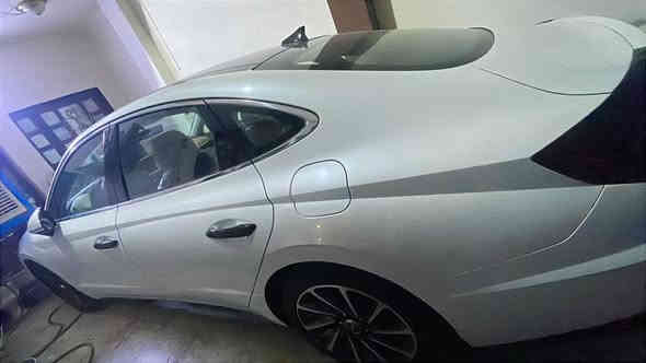 السلام عليكم سوناتا موديل 2022 خليجي vip 
اعلى فئه بلسوناتا الوان داخليه 12 لون بلادي
كشنات كهرباء بنوراما بصمه بردات خلفيه
السياره جديده ماشيه 60 عليها تغليف ppf رقم بغداد
السعر 215 ورقه للاتصال ***********
ملاحضه :- اكو 3 اصابع تعديل صغير نهايه الجاملغ الخلفي
فقط والباقي كفاله عامه ، علما حجم المكينه 2500
