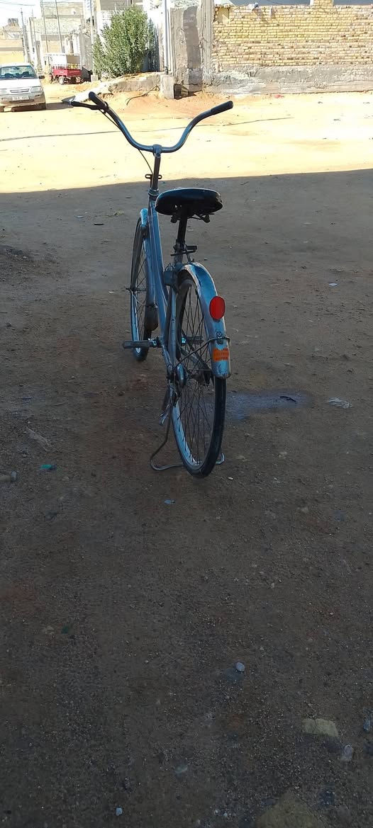 بايسكلات للبيع محافظة النجف حي النداء شارع قنبر السعر الواحد الازرق 30والرصاصي ب 40رق الهاتف ***********
