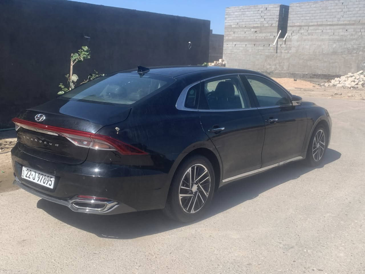 ازيرا 2022 غاز رقم اربيل 
مكفولة من الضربة  بيها بنيد مبدل 
و 3 قطع صبغ بدون فتح. صبغ كوريا 
محرك 3000  غاز 
بصمه 
رادارات 
كشن كهرباءي 
شاشة كبيره متصله
حساسات اماميه خلفية
قيادة ذاتيه 
توقف ذاتي 
تخم تاير جديد كلش 
السيارة جاهزه وما ناقصها اي شي 
السعر 175 ورقه 
الاتصال ***********
البصره. القبلة
