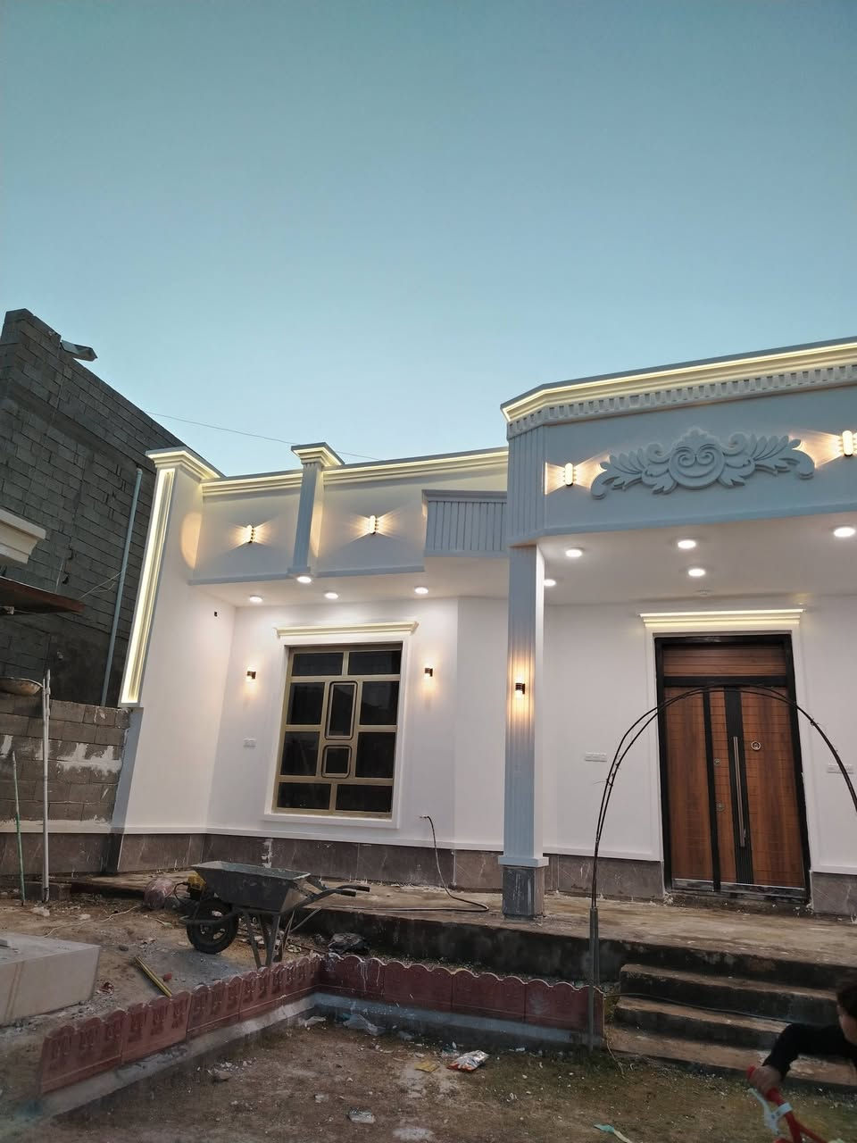 إكمال واجهة أخي عماد أبو عثمان ***********
