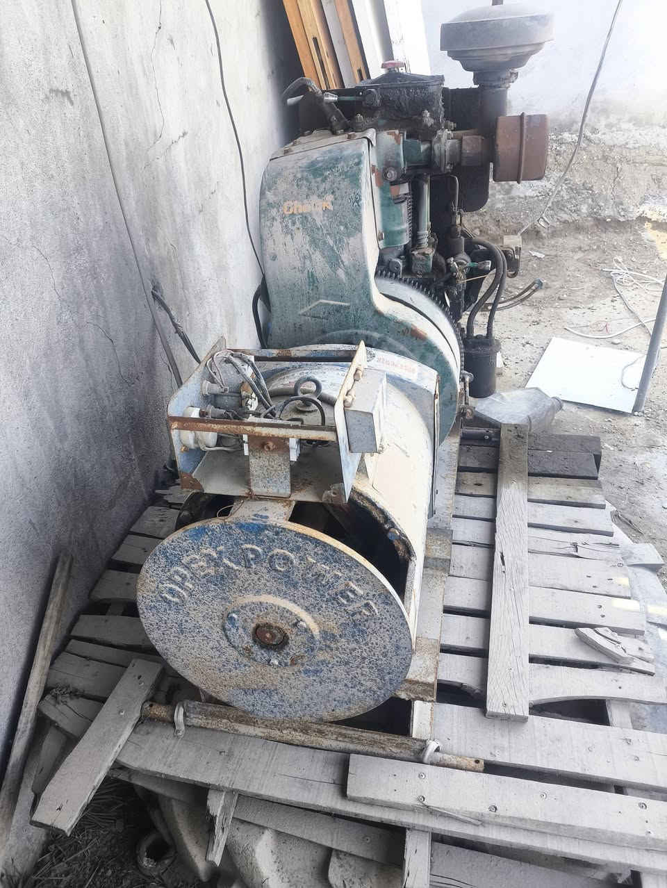 مولد هندي سلف وهندر
استعمال موسم واحد فقط غير مفتوخ مكفول 
40 امبير 10kv سنكل فيز
محرك 10 حصان نوع شاتك
شغال وجاهز
هندر + سلف
السعر 1.350.0000 مليون وثلاثمائة وخمسون الف
العنوان بغداد . اليوسفيه ***********
