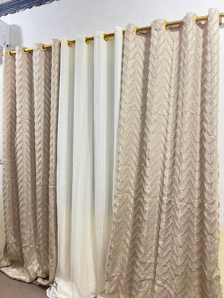 برده بوهيمي 3 قطع مع تول. تتكون من نقشتين ثقيله جداً الصراف 

ارتفاع 3.10 عرض 4.5 حقيقي 
السعر 25.000دينار عراقي

 ملاحظه. تول بوهيمي
يوجد خدمة توصيل 5 لكل المحافظات

 للحجز والاستفسار وتساب ***********
راسلوني خاص  🦋🤎🌈
