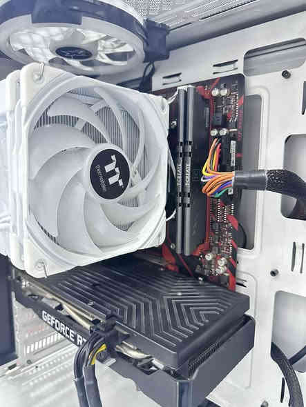 السلام عليكم
للبيع كيس فقط
مواصفات

Ryzen 5 5500
Gigabyte B450M gaming
RTX2060 12g
RAM 16g 8x2 3600mhz
SSD 512g
Power supply 650w
DeepCool MATREXX 55
التجميعه نظيفة جداً وموجود عندي فيدوهات لل تست مال كارت
السعر 550 وبيه مجال قليل
توصيل ماعندي اذا تحب تجي تفحص اني موجود
للتواصل
***********
