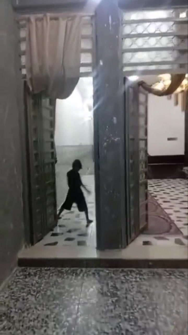 بيت للبيع في حي سفير الاولئ قرب شارع ١٧  المساحه ١٣٥نزال/ ٢٧/ ولواجه /٥/  بنا حديث 2026// ***********.
