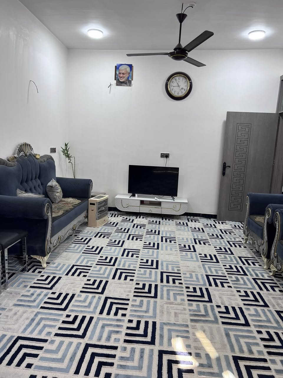 السلام عليكم
يتوفر دار سكني طابو زراعي سند 25 للبيع  مساحته 145م يحتوي على ثلاث غرف نوم وصالة واستقبال ومجموعه صحيه داخليه وخارجيه موقعه في المسيب / سيد ابراهيم - طريق خط النفط بناء حديث بلوك وصب السقف والأساس بناء درجه اولى متوفره كل الخدمات ماء وكهرباء وتبليط السعر المطلوب للبيع 77 مليون قابل للتفاوض للأستفسار الأتصال برقم *********** او مراسلة الصفحة
