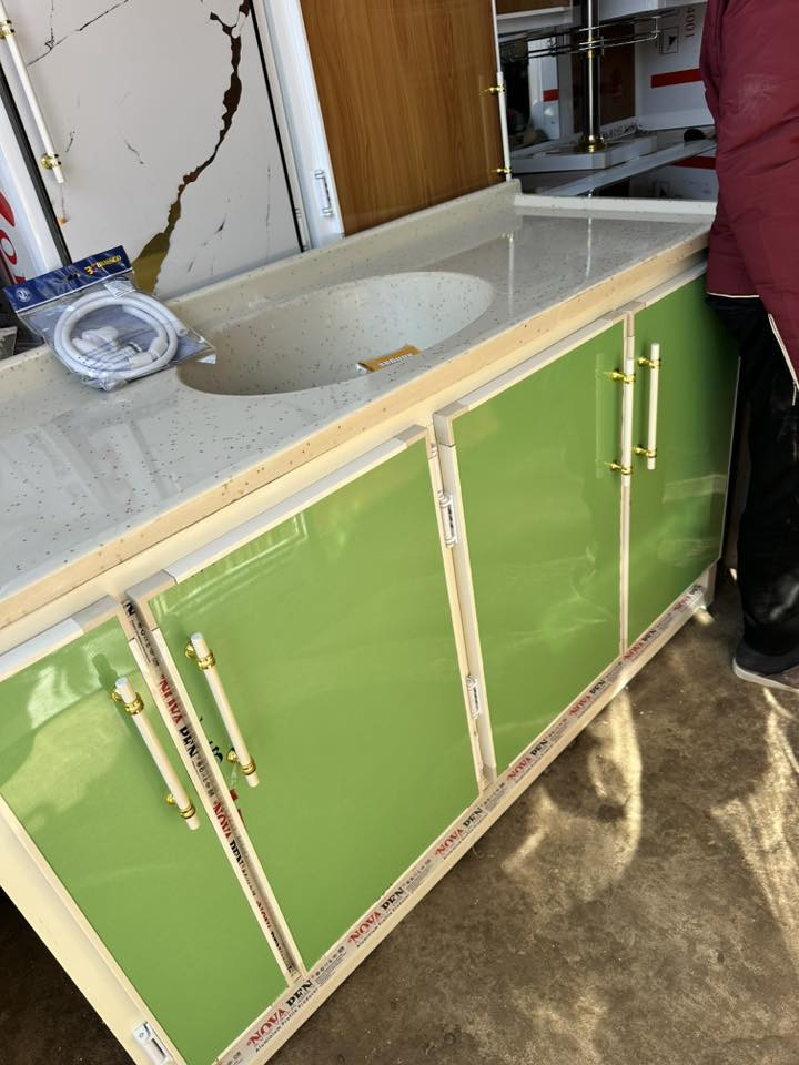 السلام عليكم اخوان الله خلقني لتحدي كافه الغراض المنزليه للبيع والشراء والمراوس جاهزين لتواصل عالمسنجر والواتساب (قادمون بقوه الله) هذا رقمي ***********
