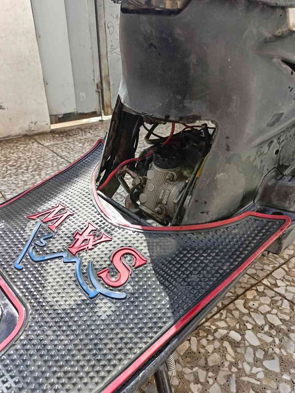 سلام عليكم
 ﴿بيع مستعجل﴾
دراجه فراشه(4T)
لون ابيض  
دراجه خير من الله انگر سلف وأطلع وين ما تريد الدراجه مفتوحه اول فتحه الها مجفتهه قبل سبوعين تجفيت كامل الدراجه كلشي شغال بيهه المكينه ناعمه بس العداد واكف الكهربائيات كلهه شغاله السعر (425) وبيه مجال (مكاني نجف حي العسكري)   رقمي   (***********)   الخاص مفتوح 👍✅
                 ﴿بيع مستعجل﴾
