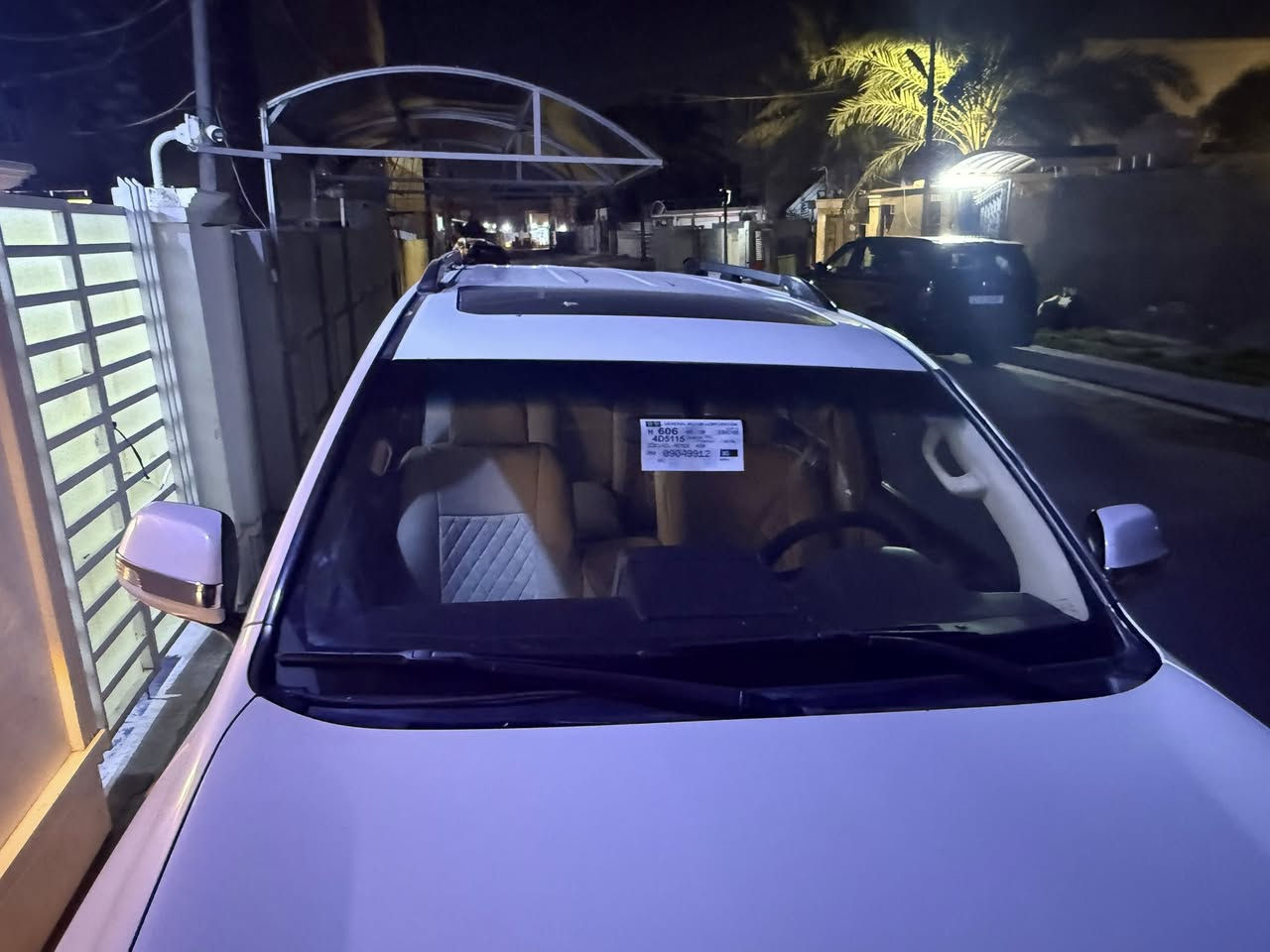 السلام عليكم برادو 2011محدث 14 للبيع TXL سته سلندر رقم بغداد هزه وسنويه جديده مكفوله من الصبغ والتبديل ***********
