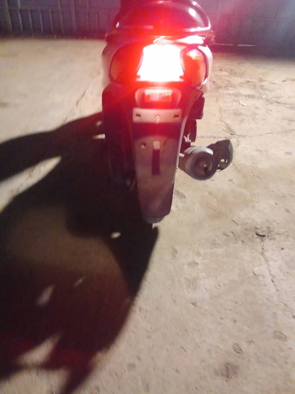 سلام عليكم دراجة قجمة للبيع شلعه ومعدل سعر 400 وبيه مجال الطيبين مكاني بغداد الشعله  على الرقم ***********
