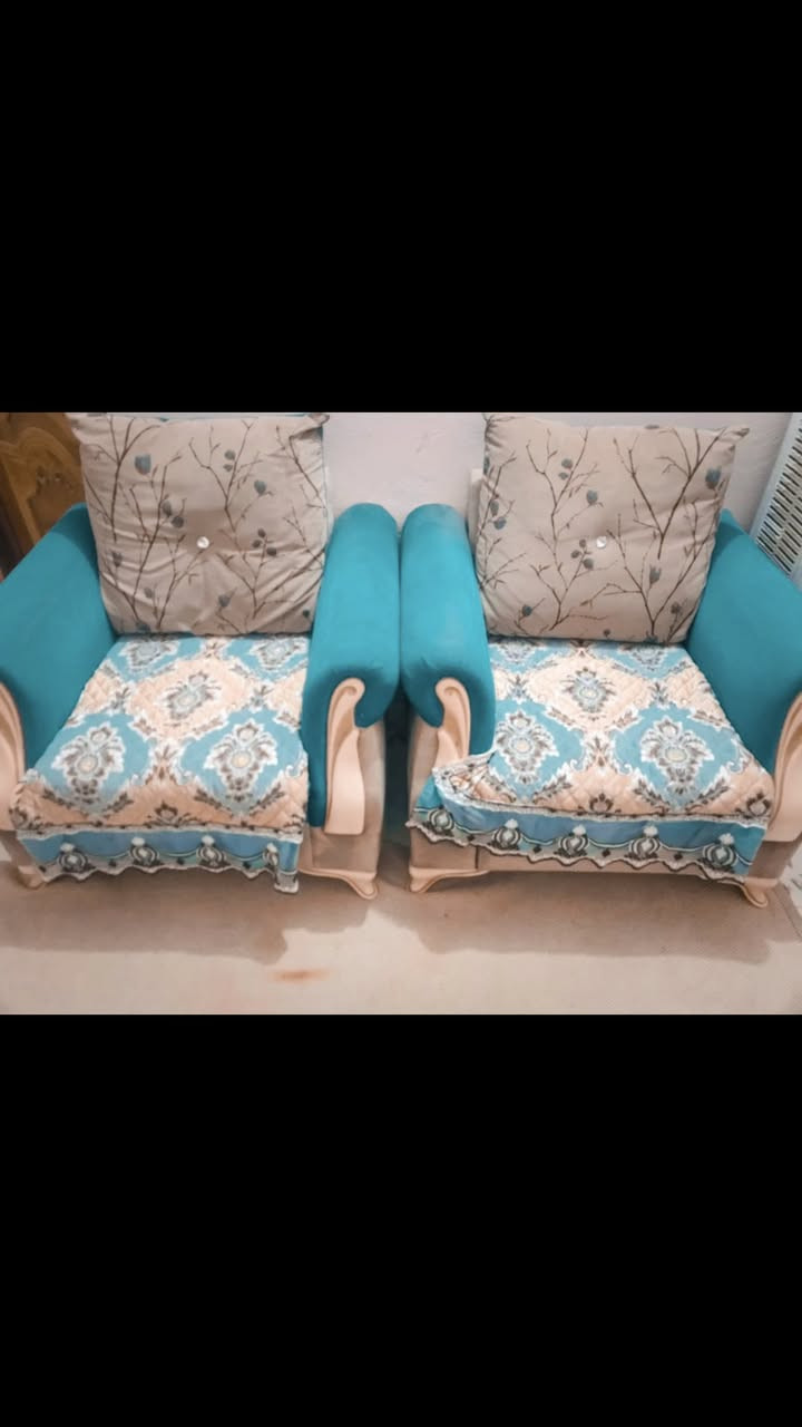 قنفات للبيع السعر٤٠٠وبيهن مجال 
للاتصال:***********
