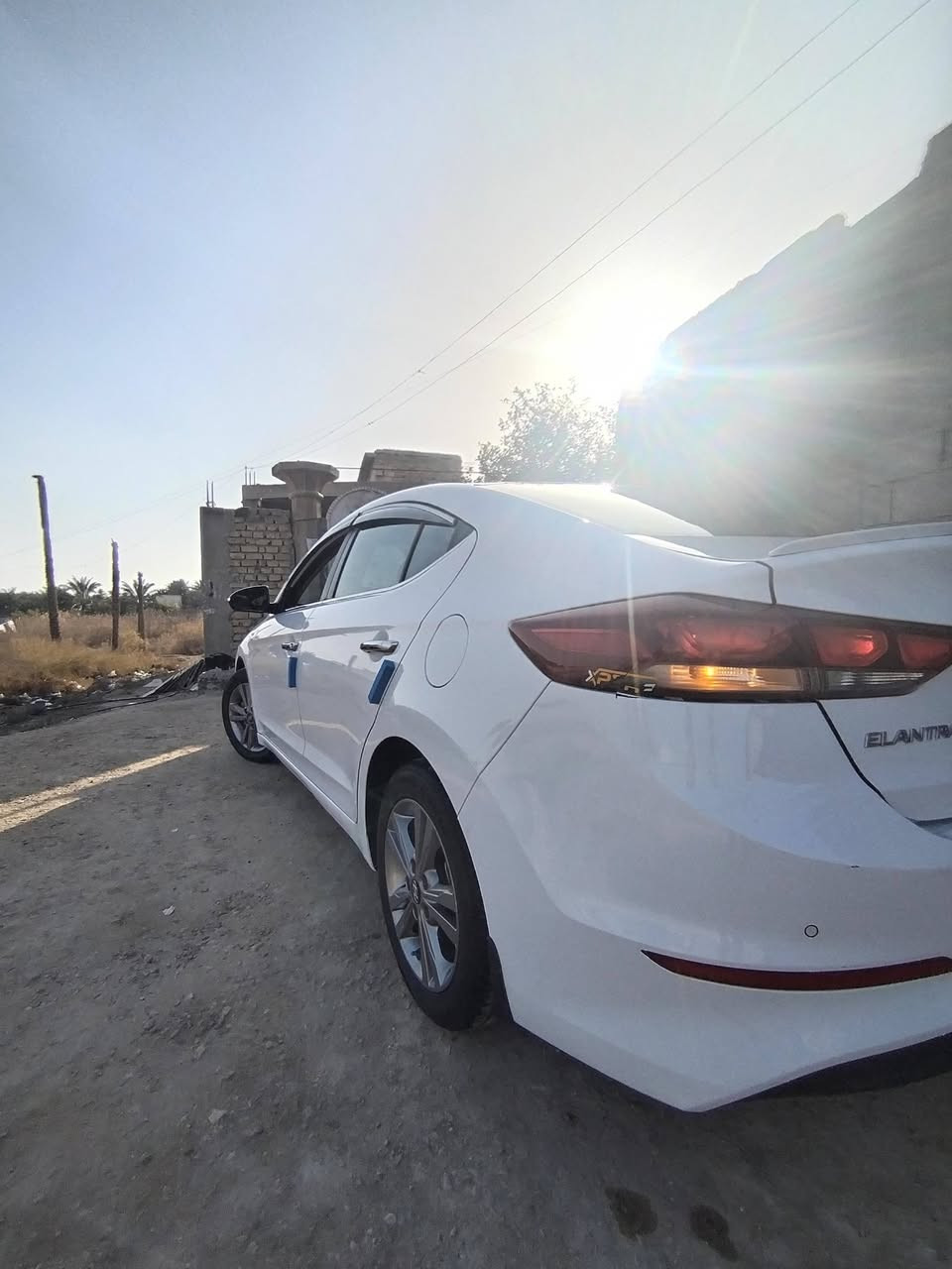 سلام عليكم للبيع الانتره 2017
خليجي رقم بغداد انكليزي
اعلئ فئة GLS
فول مواصفات

 مكينة 2000 دوش
كير أوتوماتيك (AT)
 فتحة سقف سلايد
 تحكم ستيرن
 كاميرا أمامية
 كاميرا خلفية
 تبريد قطعتين
 شاشة كبيره +حاكية + بلوتوث
 حساس أمامي
 حساس خلفي
 لد نهاري أمامي
 خمسه ويل كب 
 لايت منضومة زنون 
 داخل جلد
 مرايا جانبية كهرباء + إشارات + شفط
أنظمة قيادة (اقتصادي / نورمل / رياضي)
ملاحظه (سياره مكفوله كفاله عامه) 

 السـعـر 152 وبيها مجال
مكان: كربلاء طويريج 
رقم : ***********
