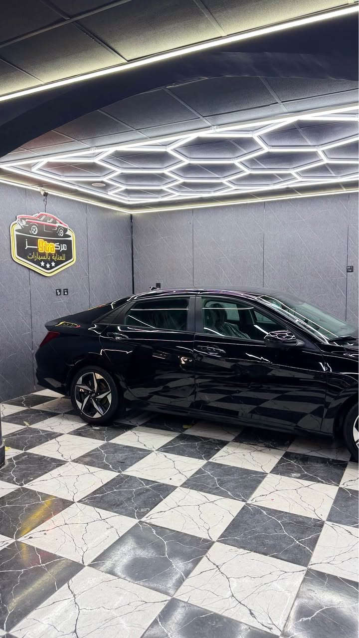 سلام عليكم 
هونداي النترا موديل 2023
معقوين بصره 
السياره حادثه جانبي باب وشوي من الباب الثاني 
ولباقي كفاله بجم مامفتوح 
السياره فول مواصفات عده الفتحه 
شاشه متصله كبيره 
تحكم ستيرن 
قفل سرعه 
تدفئه بلكشن 
وبعد هواي مواصفات 
سعرها 150 وبيه مجال 
للتواصل 
*********** البصرة, العراق
