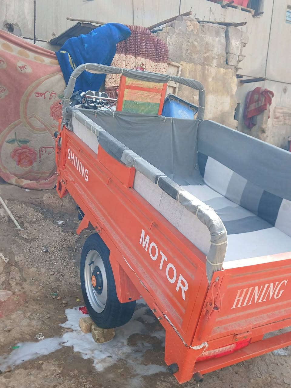 سلام عليكم ستوته للبيع مكان عماره ....اأصولي نضيفه مكفوله ***********
