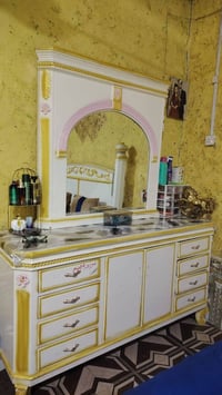 كنتور كويتي يتكون. من 6 قطع القرفه ضخمه كنتور 6 باب + ملحق وي الكنتور ...