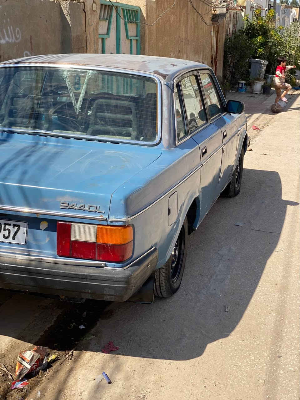 السلام فالفو ٨٢ كير ومكينه بطه اوتماتيك  تبريد شغال رقم انكليزي كهربائيات كلها شغاله تخم تاير جديد السياره مثل ماموضح بصوره السعر 35وبيها مجال *********** النجف, العراق
