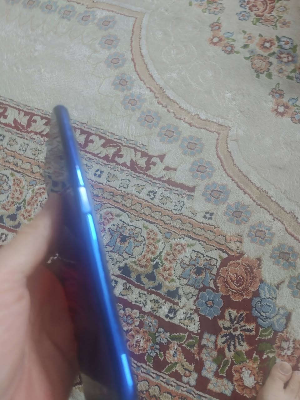 شاومي 3 اكس برو ذاكره 256 بيه كسر بالظهر ولون بالشاشه الجهاز شغال اموره تمام التمام بدون.ملحقات. 
السعر 100 الف
***********
