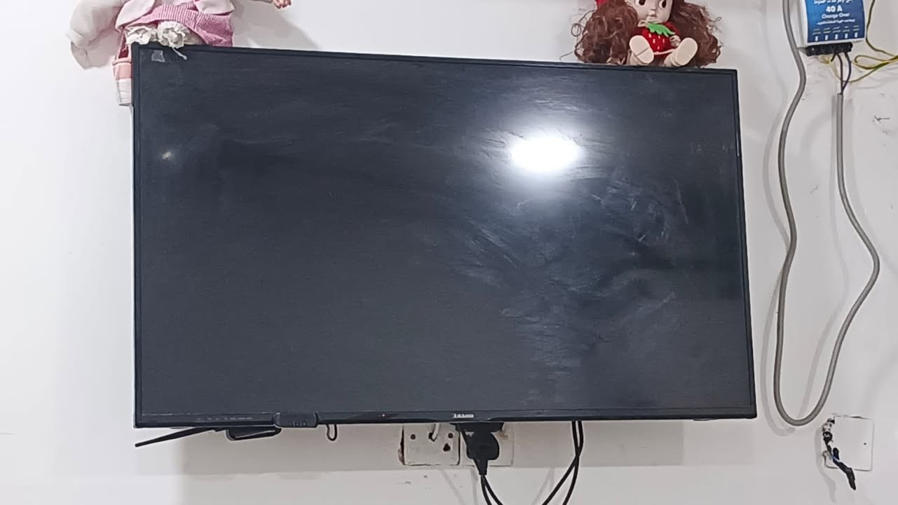 السلام عليكم بلازمه نظيفه كلش وما داخله تصليح حجم 43 سعرها ب٢٠٠ الف وكريكوت جدا نضيف ب٣٠ الف مكاني الحريه الدولعي ***********
