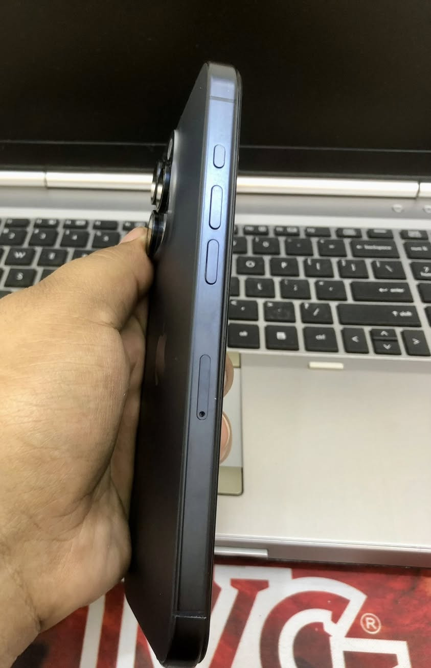 15برو ماكس700الف قفل قفل
ايفون 15برو ماكس
256GB
بطاريه 89🔋
مبدل شاشة فقط كامل شغال الجهاز تجي تفحص وتاخذه 
بغداد -الوزيرية 
*********** واتساب فقط

