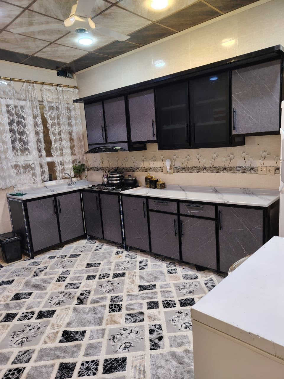 معمل ومعرض الاكابرللفصالات الحديثه جمله ومفرد العنوان موصل حي الكرامه من جهه حي الانتصار للتواصل على الارقام التاليه ***********/***********
