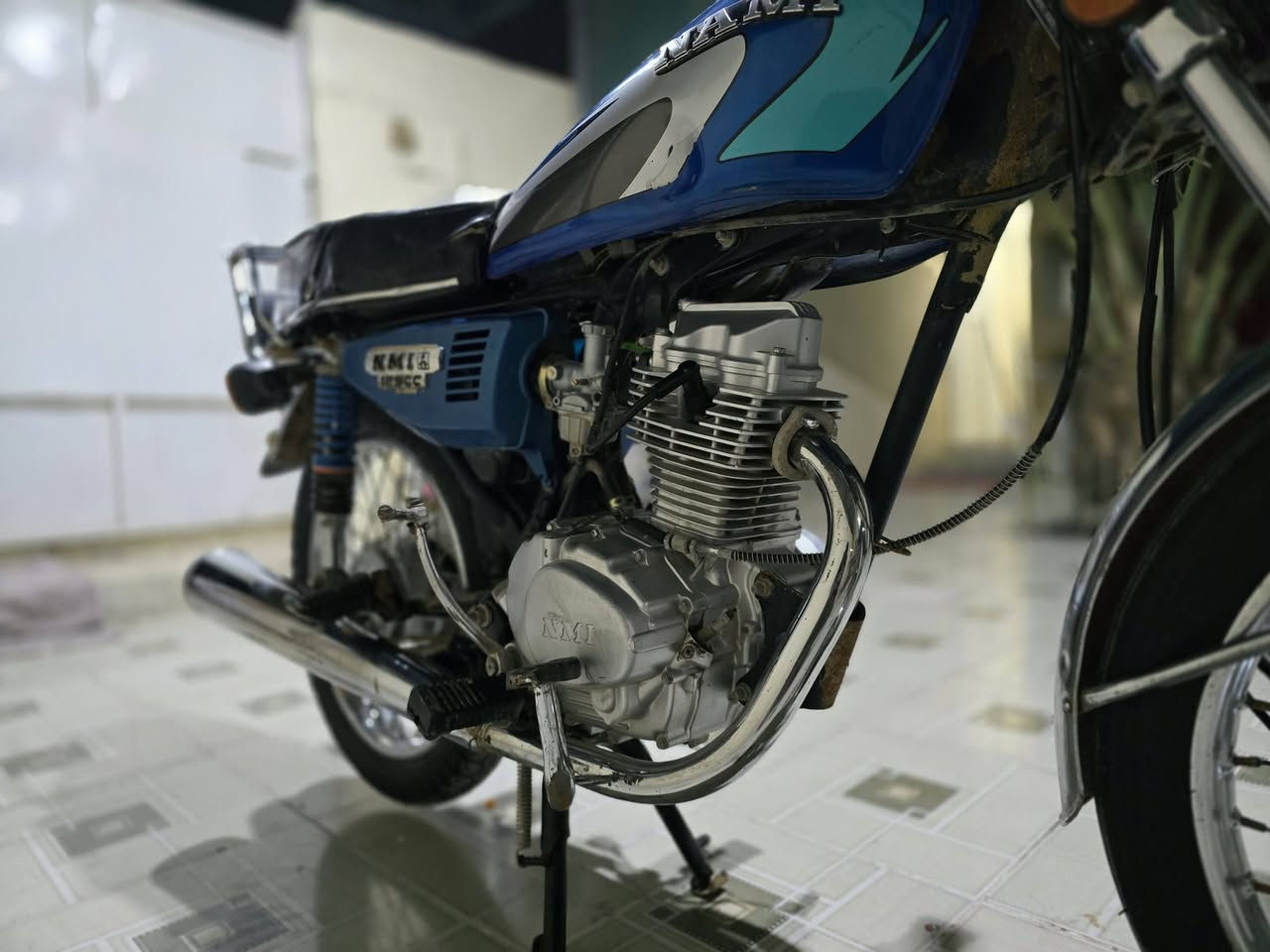 موديل ٢٣ سنويه ورقم بأسمي الدراجة لا مفتوحه ولا مفيسله بيها بس الكهربائيات يحتاجلهن ربط ما بيهن شي بس ربط 

سعرها مليون و٥٠٠ وبيها مجال 

***********
