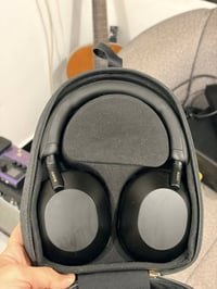 سوني XM5 • مستعمله • مصلح من فطر