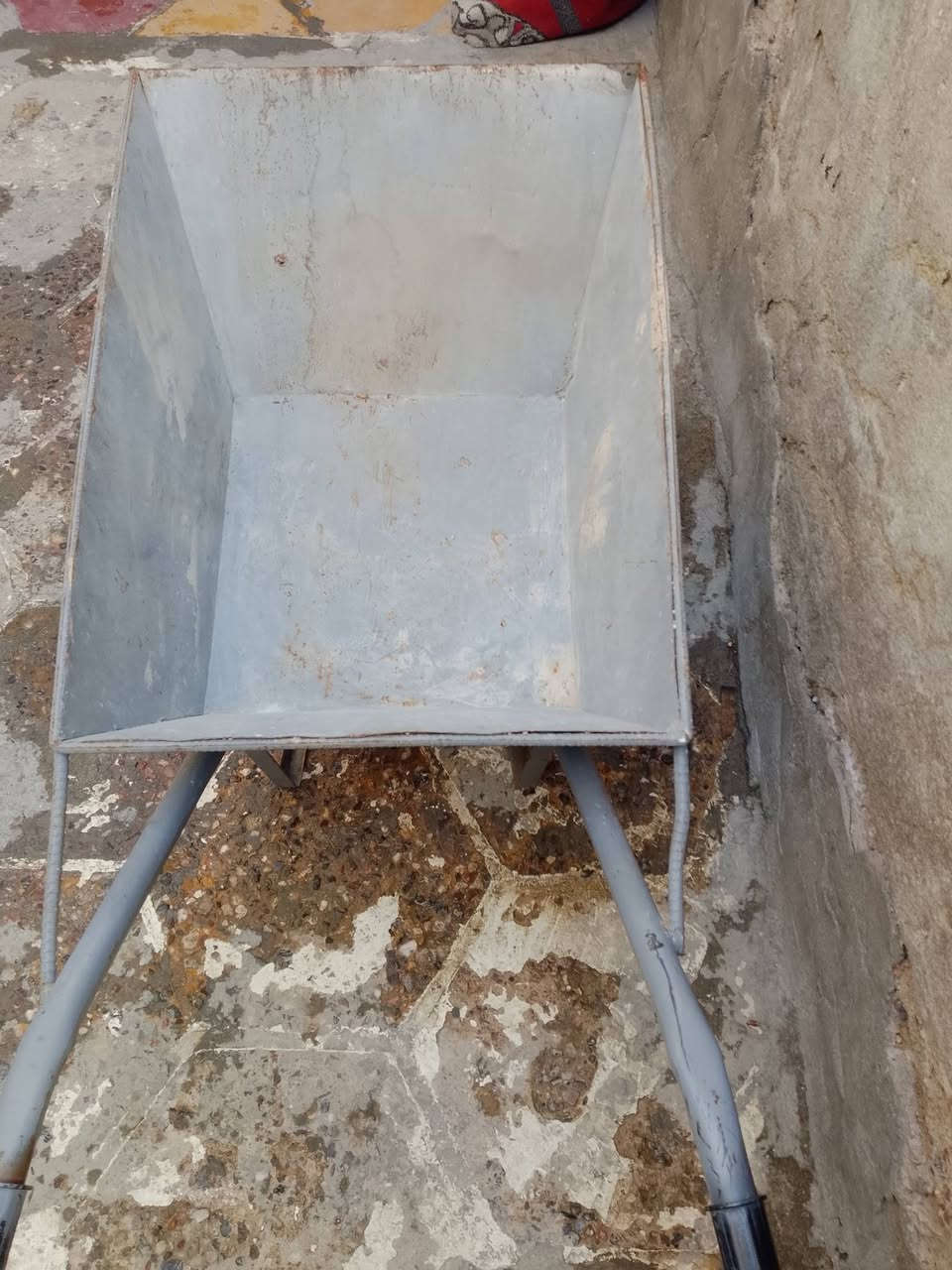 سنك كرانيت كلشي مابي قيم وخذه 
باب نضيف فقط جرجوبه مابي بي بي سي قيم وخذه 
عربانه كلشي مابيه قيم وخذه 
جك همر تام كل عطل مابيه 150الف 
البصره الاصمعي القديم قرب جامع الرحمن 
***********
