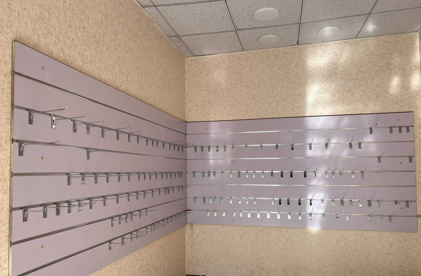 للبيع فاترينات العدد 2 مع الملحقات تعاليك  الاستفسار الاتصال عله هذا الرقم ***********
