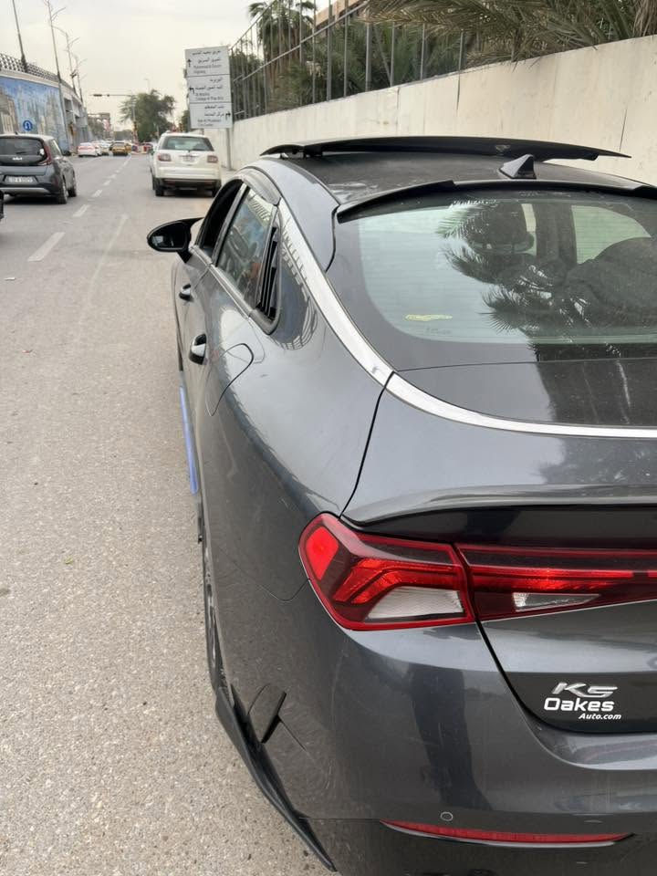 للبيع Kia k5  ex موديل 21
محرك 1600 تيربو مكفول 
سياره بصمه تشغيل عن بعد 
فتحه بنراما 
زنون ولد امامي خلفي
داخل جلد  اسود وكشنات كهرباء 
تبريد قطعتين 
شاشه جبيره كار بلي 
فول تحكم ستيرن 
سستم سماعات 
تبريد بيانو
حساسات امامي خلفي 
تثبيت مسار وتثبيت سرعه 
سياره جاهزه ما بيها اي نقص مكفوله كير محرك شواصي
بيها ٤ قطع صبغ كلير بدون ضرر داخلي بجم كبس وايرباك راجع سستم وما بيها اي علامه مشتغله بالدشبول

رقم سليمانيه هزه وسنويه جدد 
باسمي السنويه تحويل ثاني يوم 

السعر 142 ورقه وبيها مجال للشراي 
مكاني بغداد وزيريه 
***********
