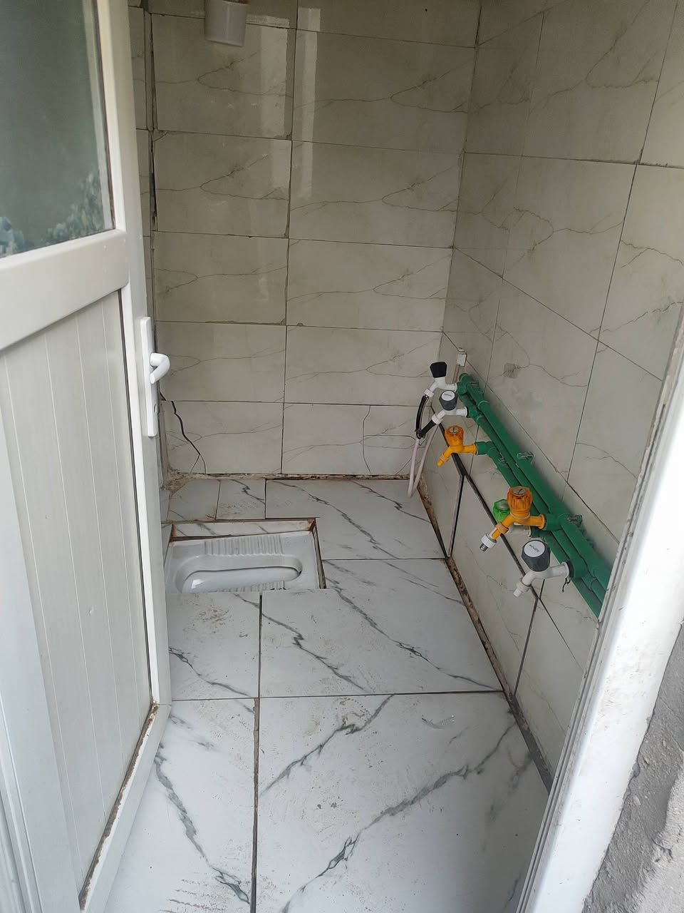 تنزيلات بسبب الامطار
بيت للبيع المساحه 60م غرفه وصاله ومطبخ وصحيات وستقبال السعر 20مليون مراجعة مكتب  الخزعلي للعقار ***********
