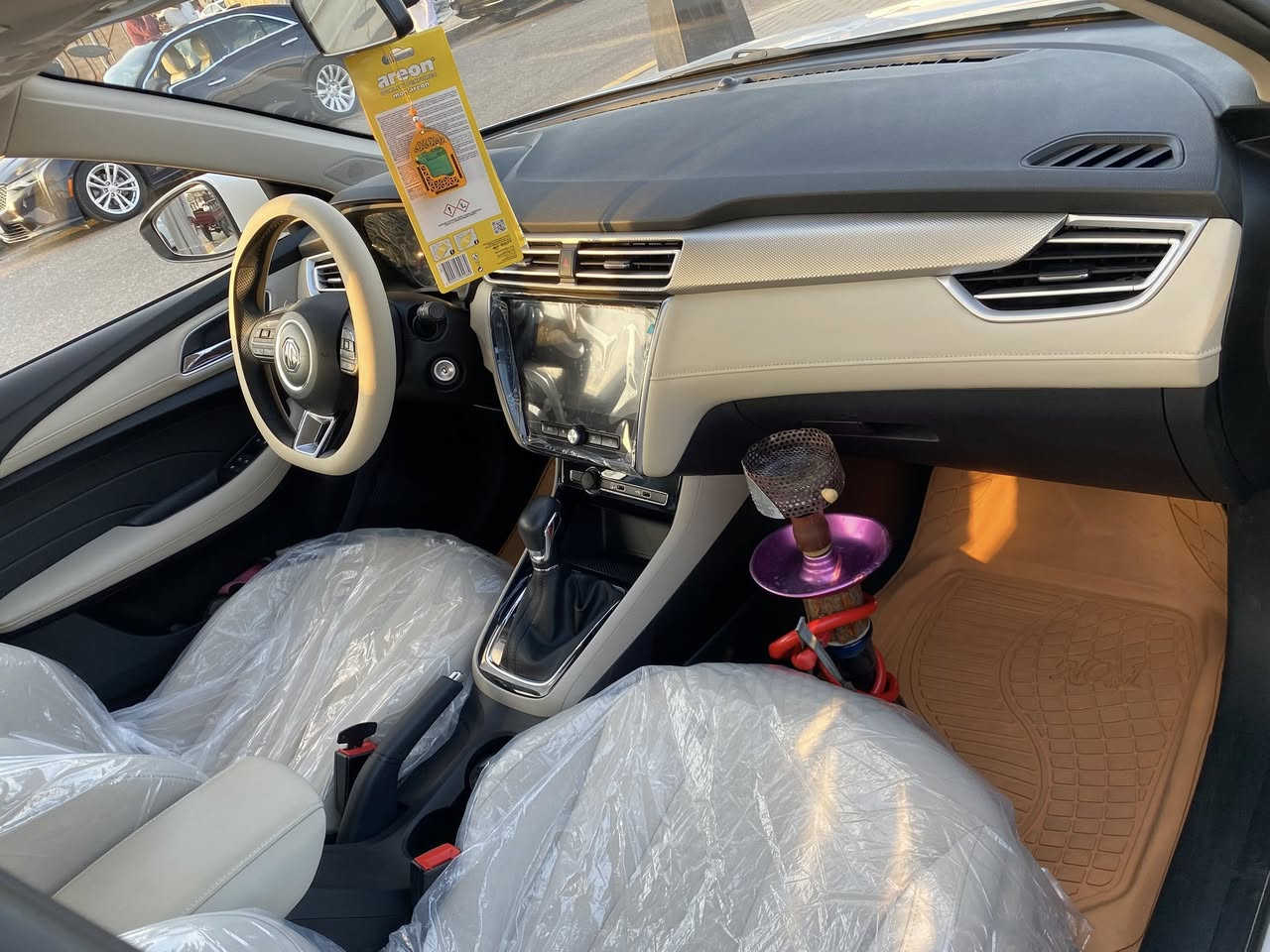 سلام عليكم ام جي للبيع موديل 25
ماشيه 2000بدون رقم سعر 90وبه مجال 
العنوان البصره القبله ***********
