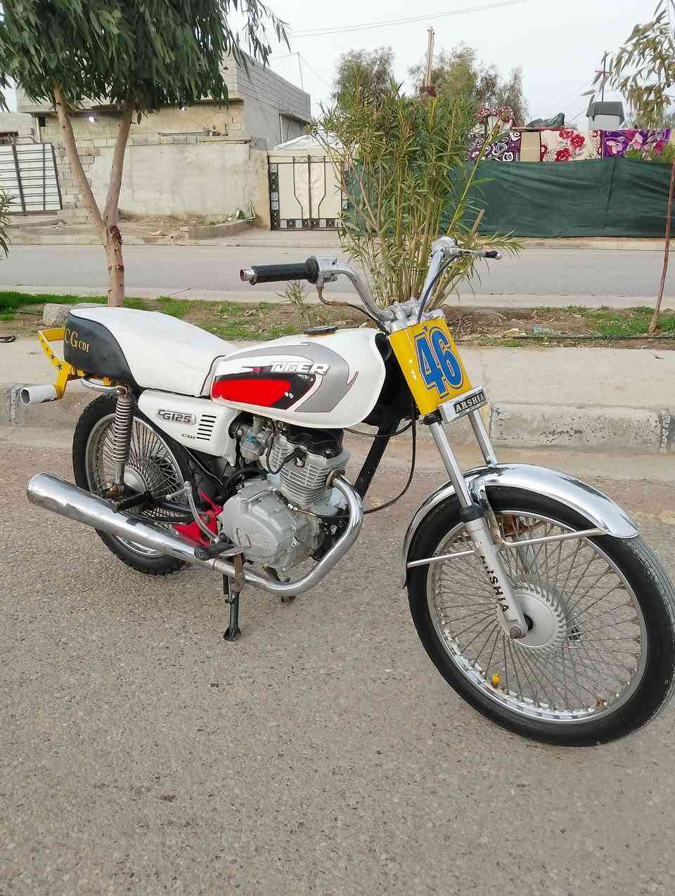 السلام عليكم موطور تايكر للبيع موديل 2018 دبلات امامي وخلفي شغالات محرك اخرس سعر 300�💲 شراي اتصل ***********
