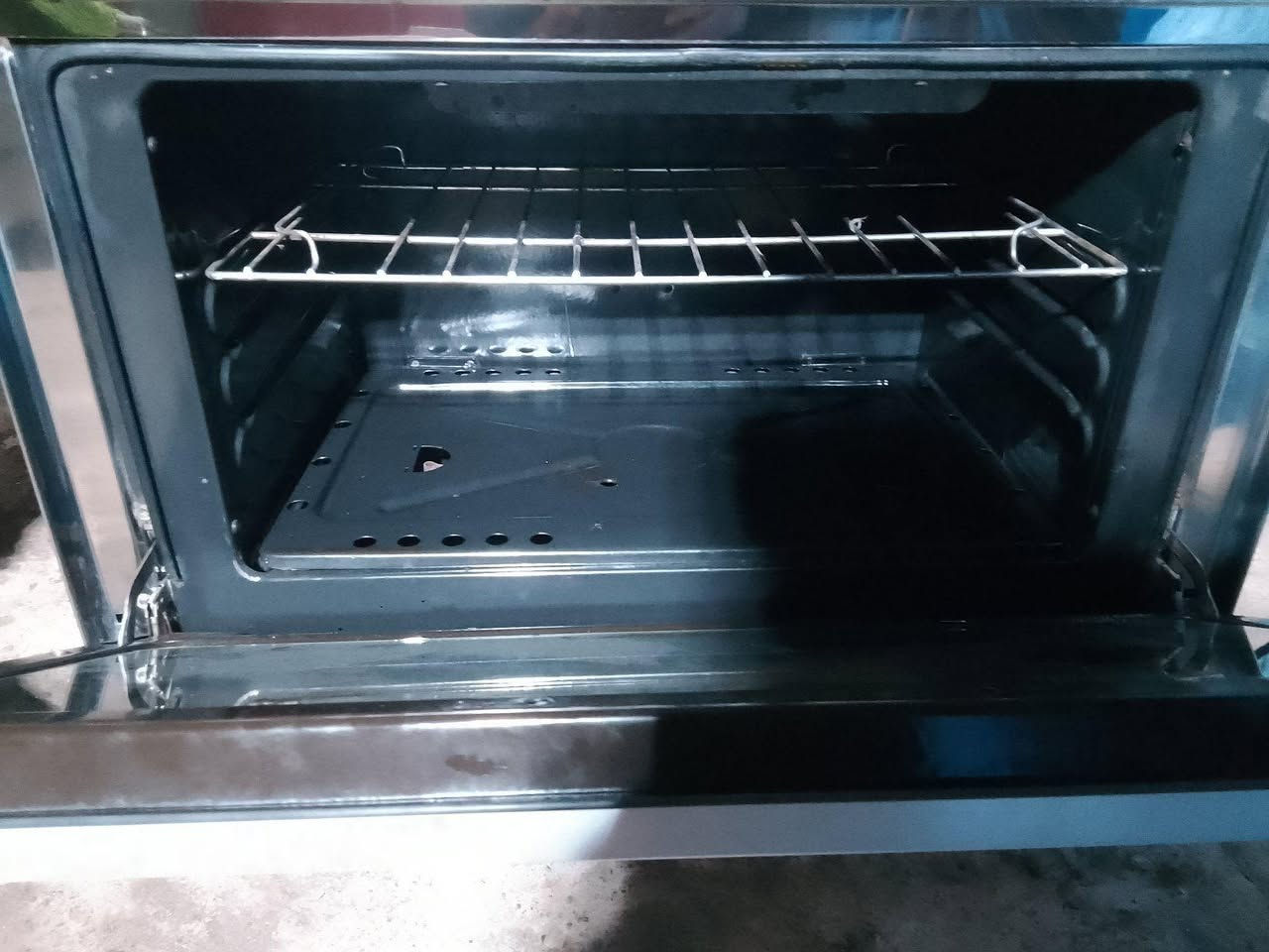 165 الف ...بيع او معارض ...
طباخ فريش مصري ستيل 
عيون وفرونه شرط التشغيل جدا نظيف نظام الفرن خطين 
نظام بوري 
السعر 165 الف 
للبيع او معارض مع طباخات تعبانه والفرق حسب الإتفاق والقناعه 
يارمجه الشـــرقيه الاولى 
*********** واتساب واتصال 

*********** اتصال موصل, نينوى
