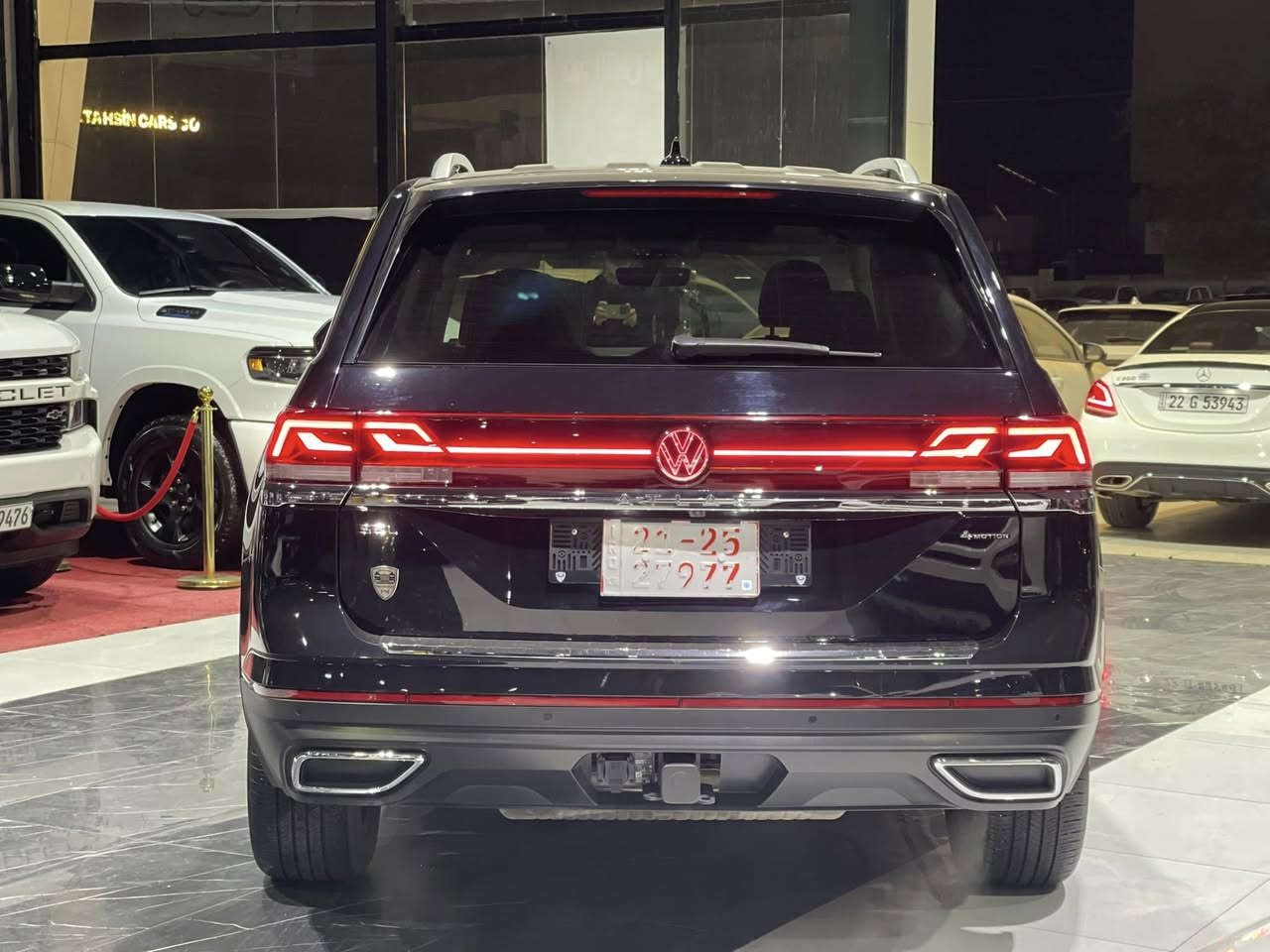 السلام عليكم 
سيارة للبيع او مراوس بسيارة سعر مناسب رجاء
‎نوع سيارة :- اطلس فولكس واكن
سياره عائلي ٧ راكب  
 ‎ موديل:-٢٠٢٤ شكل جديد 
‎ماشيه ١٤ الف مايل فقط 
مواصفات SEL فول
فور ويل -بانوراما-داتاشو-صندوق شفط-تشغل عن بعد- رادار امامي خلفي جانبي-حساس ٣٦٠ درجة-بردة بيلادي-كشنات جلد كشن ميموري-كشنات تبريد تدفية-لايت ايد زينون- 
سيارة بدون صبغ حتى دعاميات شرط فقط ٤ اسابيع pdr 
ارباك ستيرن طاك مرجع بيلادي 
رقم شاصي موجود بالصورة 
مكان اربيل شركة ريبوار سالار 
***********
سعر ٣٣٥٠٠ ورقة
