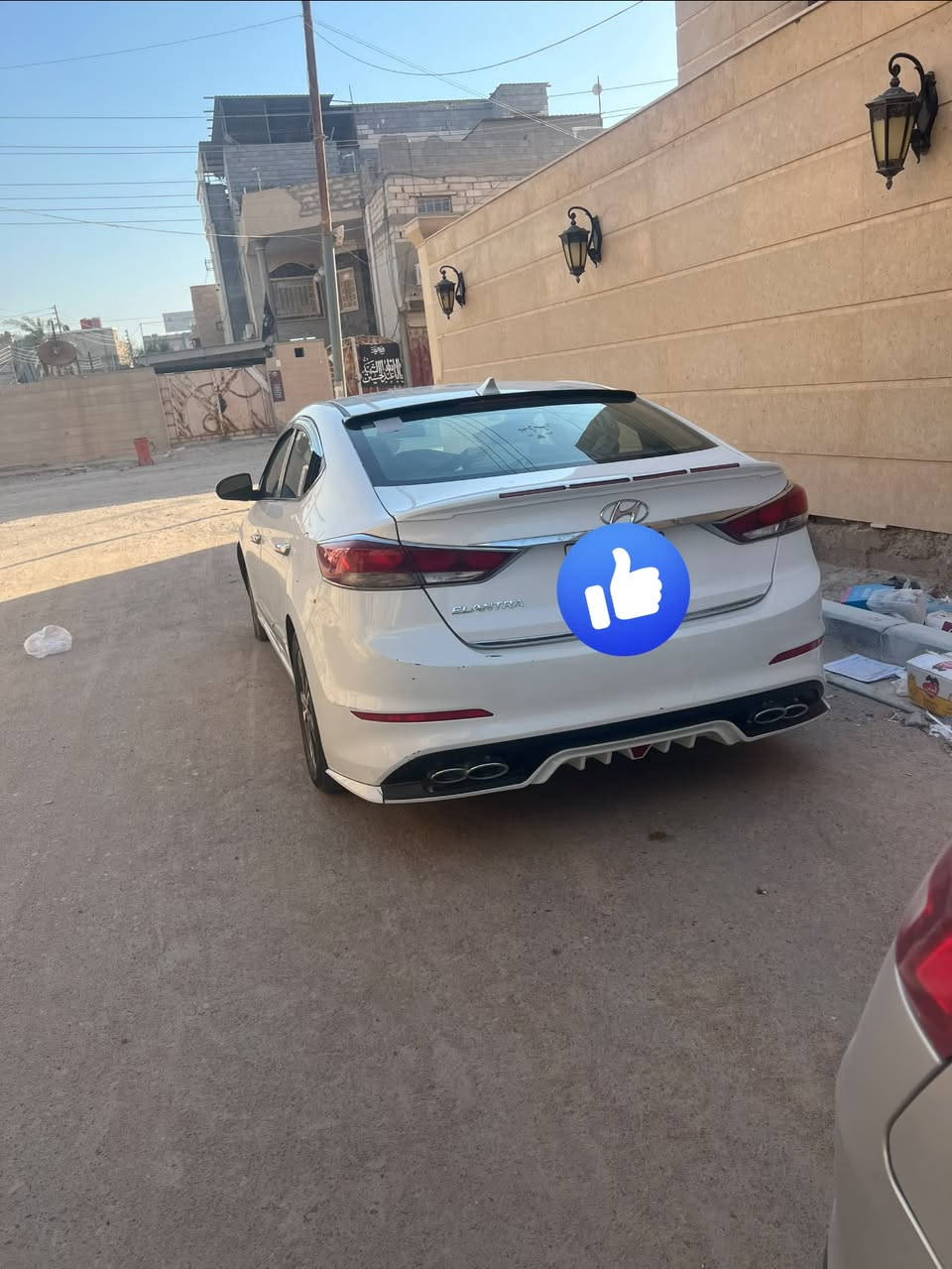 سلام عليكم للبيع الانترا 2018 وراد امريكي حادث جاملغ وبنيد جاهزه من كل شي سعر 130 للاستفسار على رقم ***********

