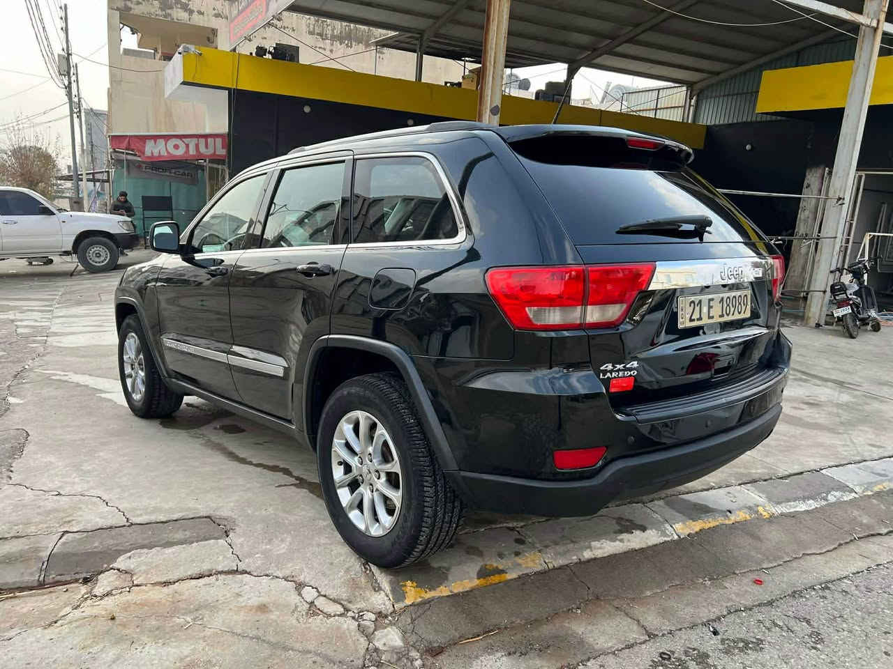 Jeep Larido 2012 
سەیارەکە بی بۆیاخە دەعمی بۆ دەعمی بەشەرت 
سەنەوی و رەقەمی تازەیە 
گێرو مەکینی بەشەرت نەکراوەتەوە
دەبل ئەکسل 
سعری/ $148
                                                                   *********** Singapore
