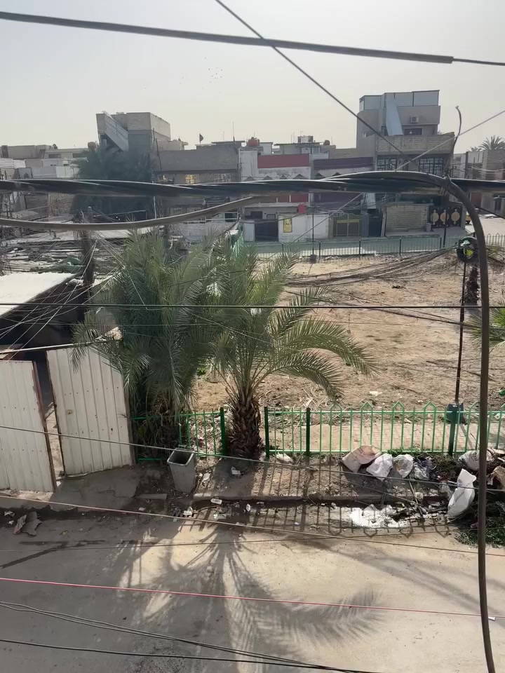 السلام عليكم دار للبيع مساحة74 الواجهه5 وربع  ونزال14 ونص بناء حديث 2018 بجميلة الثانية البيت مقابل حديقة شراي اتصل وتدلل***********
