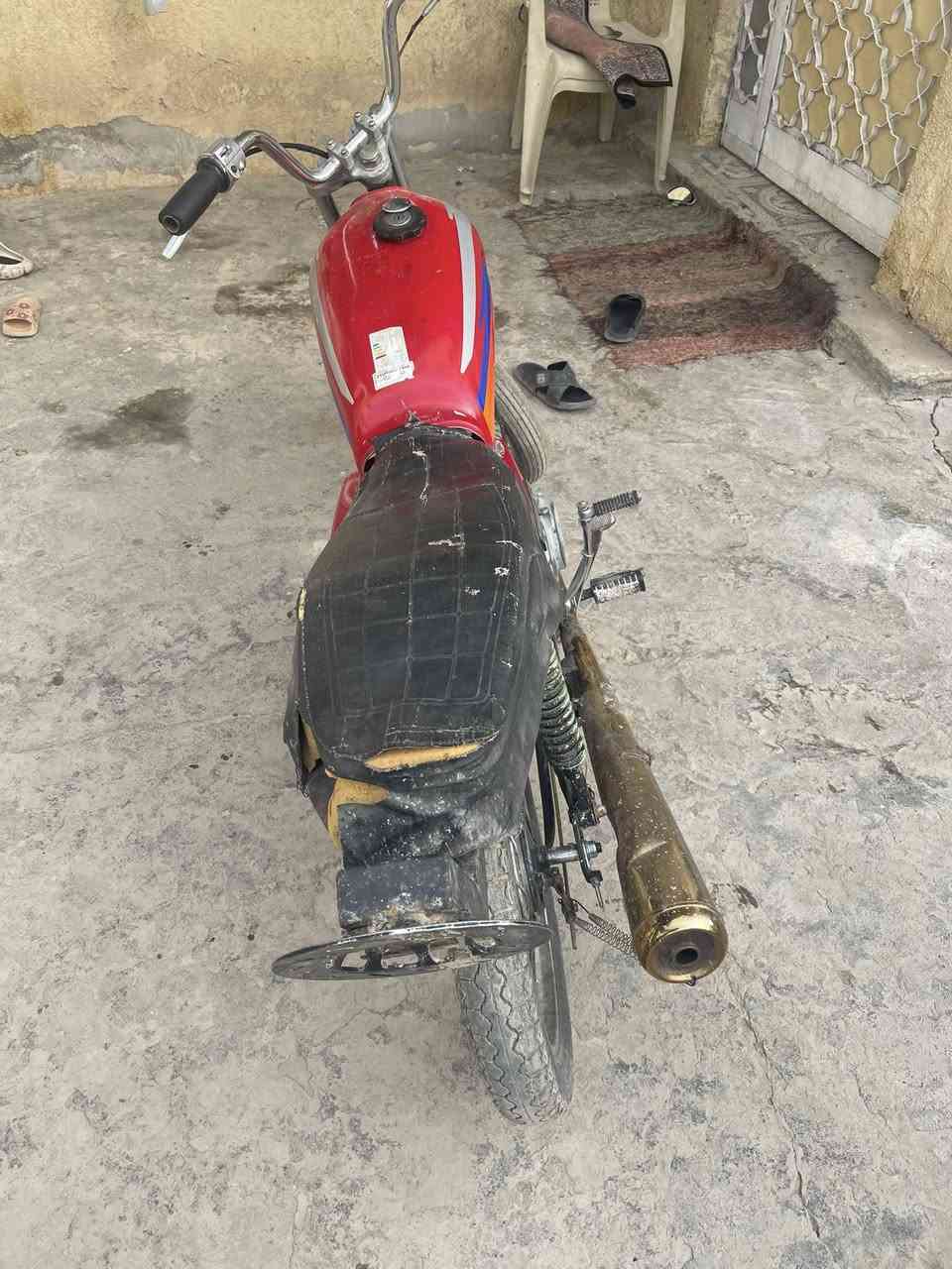 السلام عليكم دراجه للبيع مال شغل زينه الدراجه خير من الله السعر 200وبيها مجال قليل ***********
